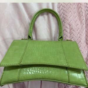 Elegant Green Crocodile-Embossed Handbag
